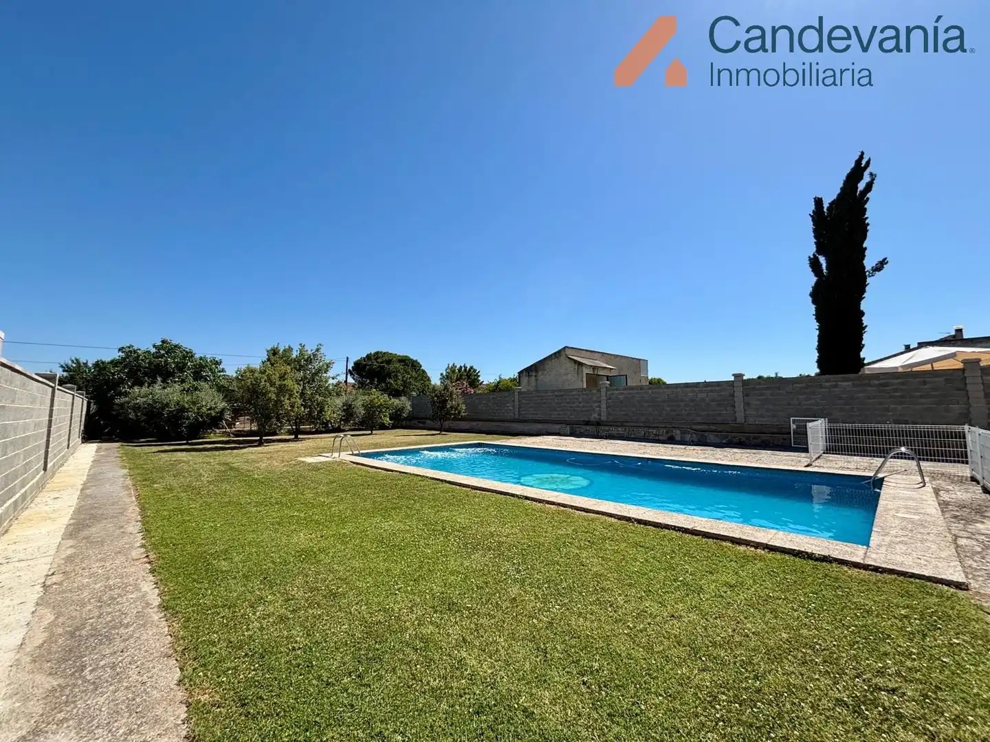 Piscina de Casa o chalet en venta en San Mateo de Gállego con Aire acondicionado, Calefacción y Jardín privado