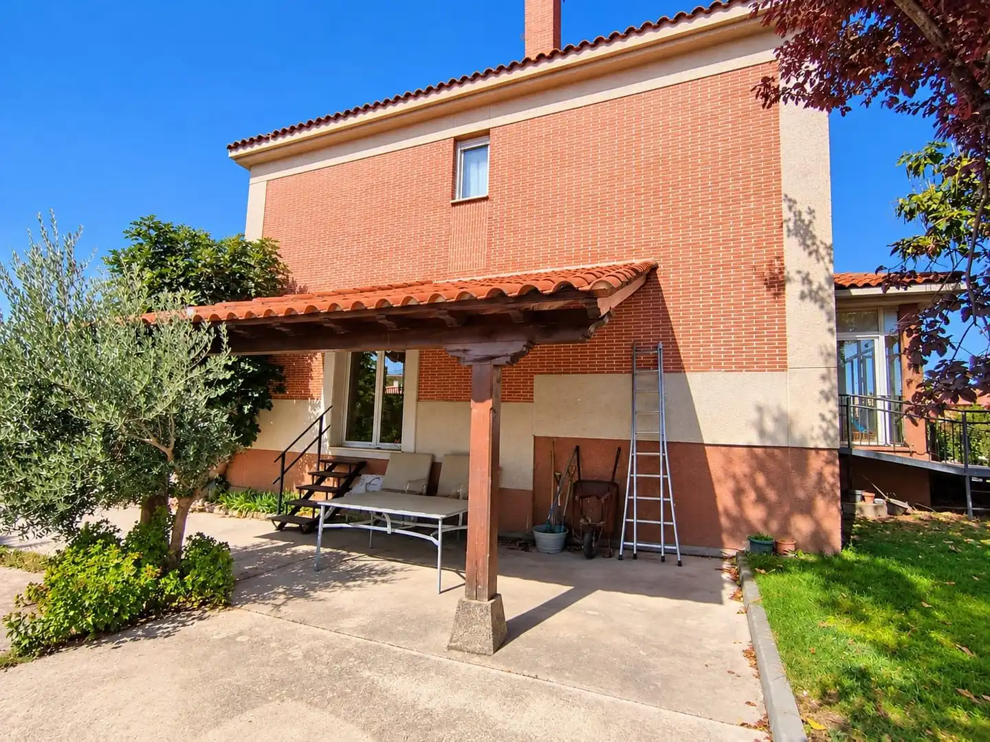 Vista exterior de Casa o xalet en venda en Fuentespina, Burgos