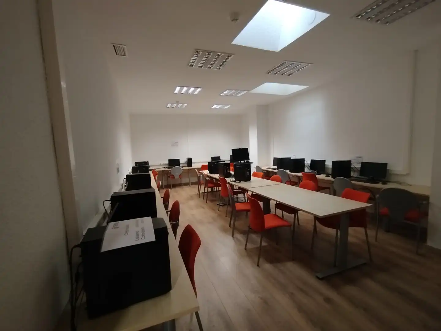 Commercial properties for sale in Castellón de la Plana / Castelló de la Plana  with Air Conditioner, Parquet flooring and Furnished