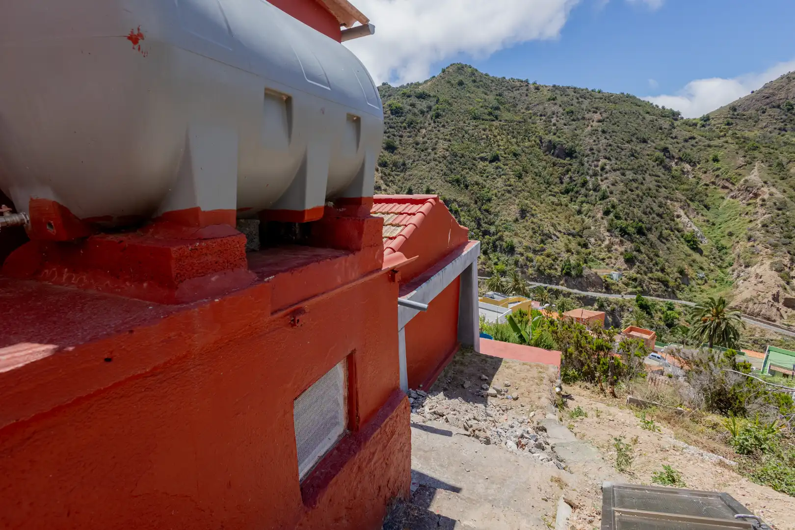 Vista exterior de Casa adosada en venta en Vallehermoso con Terraza, Amueblado y Horno
