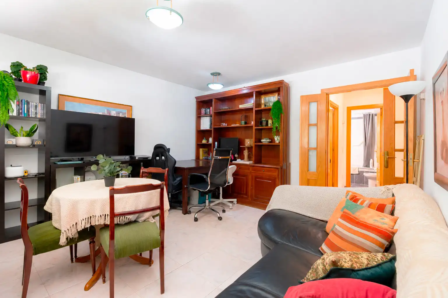 Wohnzimmer von Wohnung zum Verkauf in Pinto mit Heizung