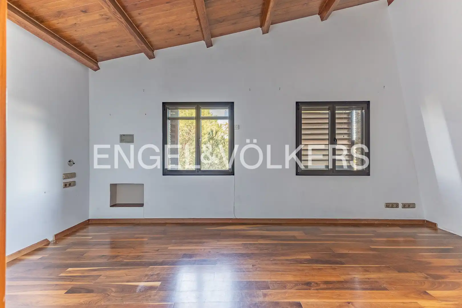 Living room of Houses for sale in Barcelona  with Heating, Private garden and Parquet flooring