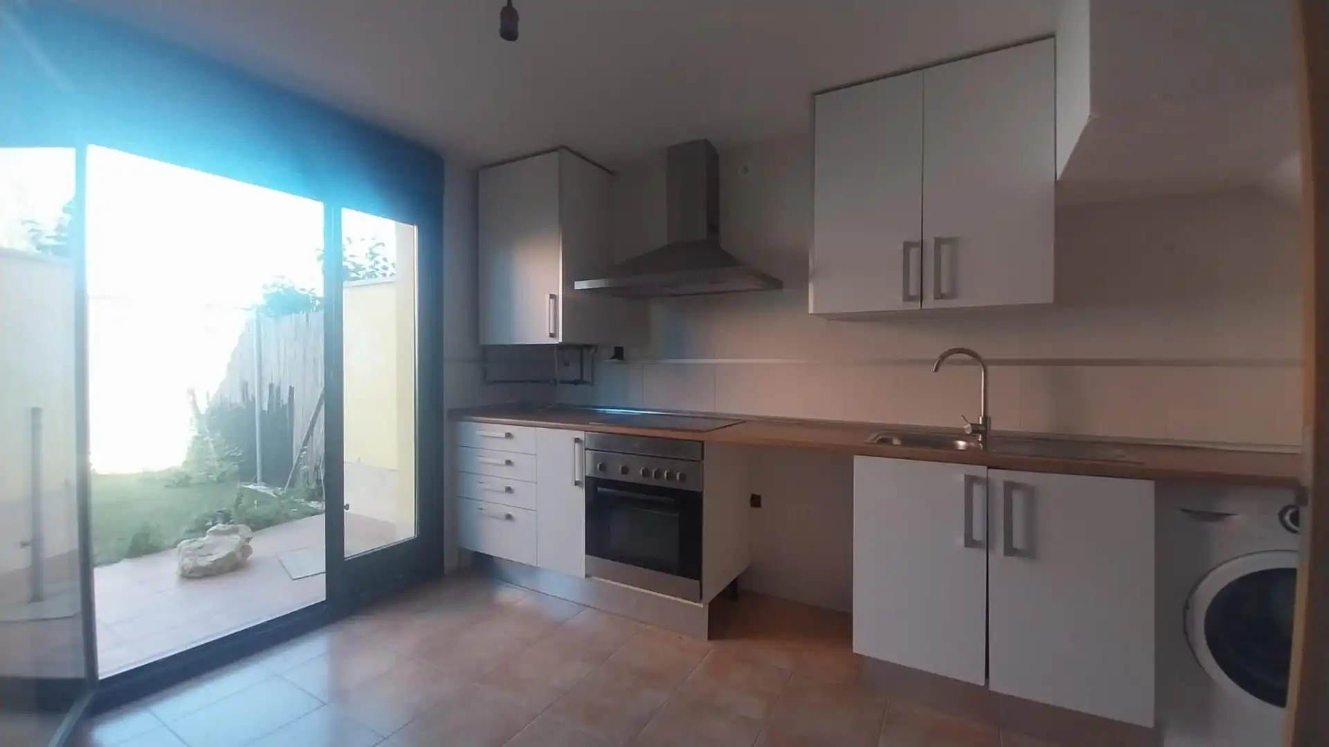 Cocina de Casa adosada en venta en Tudela de Duero con Calefacción y Jardín privado