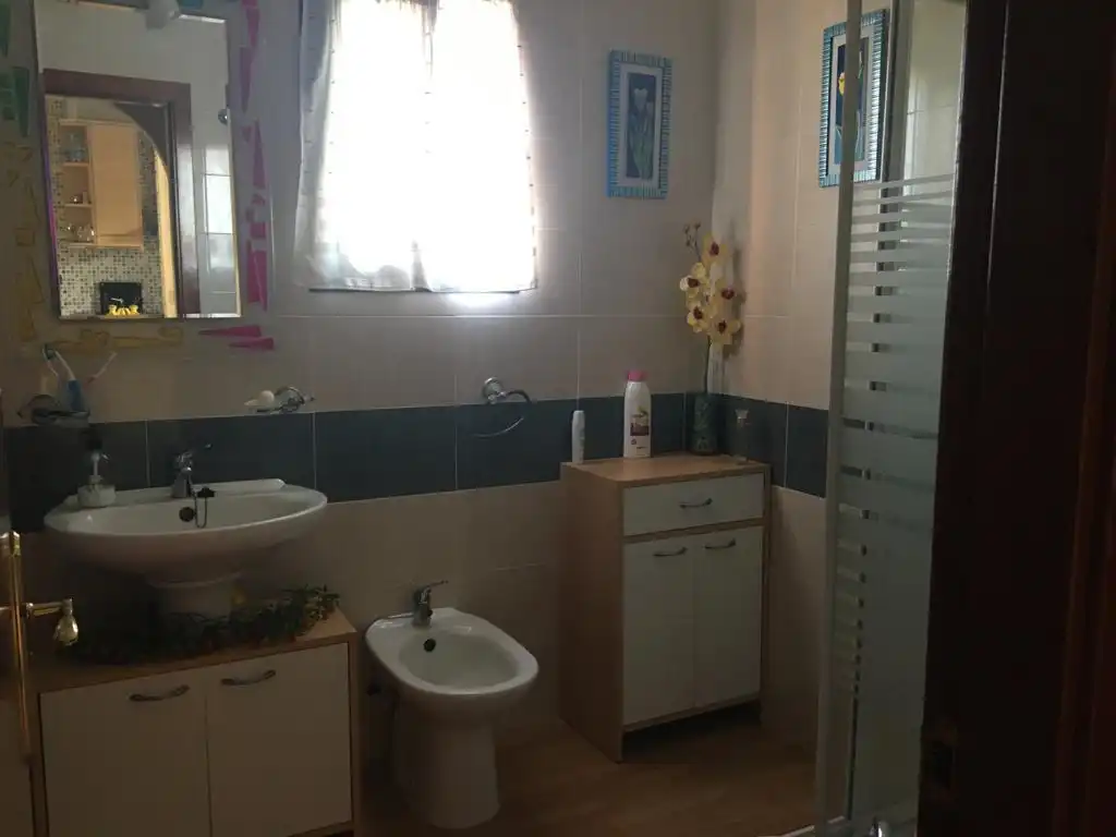 Badezimmer von Dachboden zur Miete in Torrevieja mit Terrasse, Möbliert und Ofen