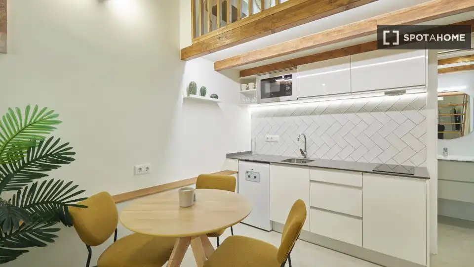 Flat with terrace to rent in Ciutat Vella, imagen 5