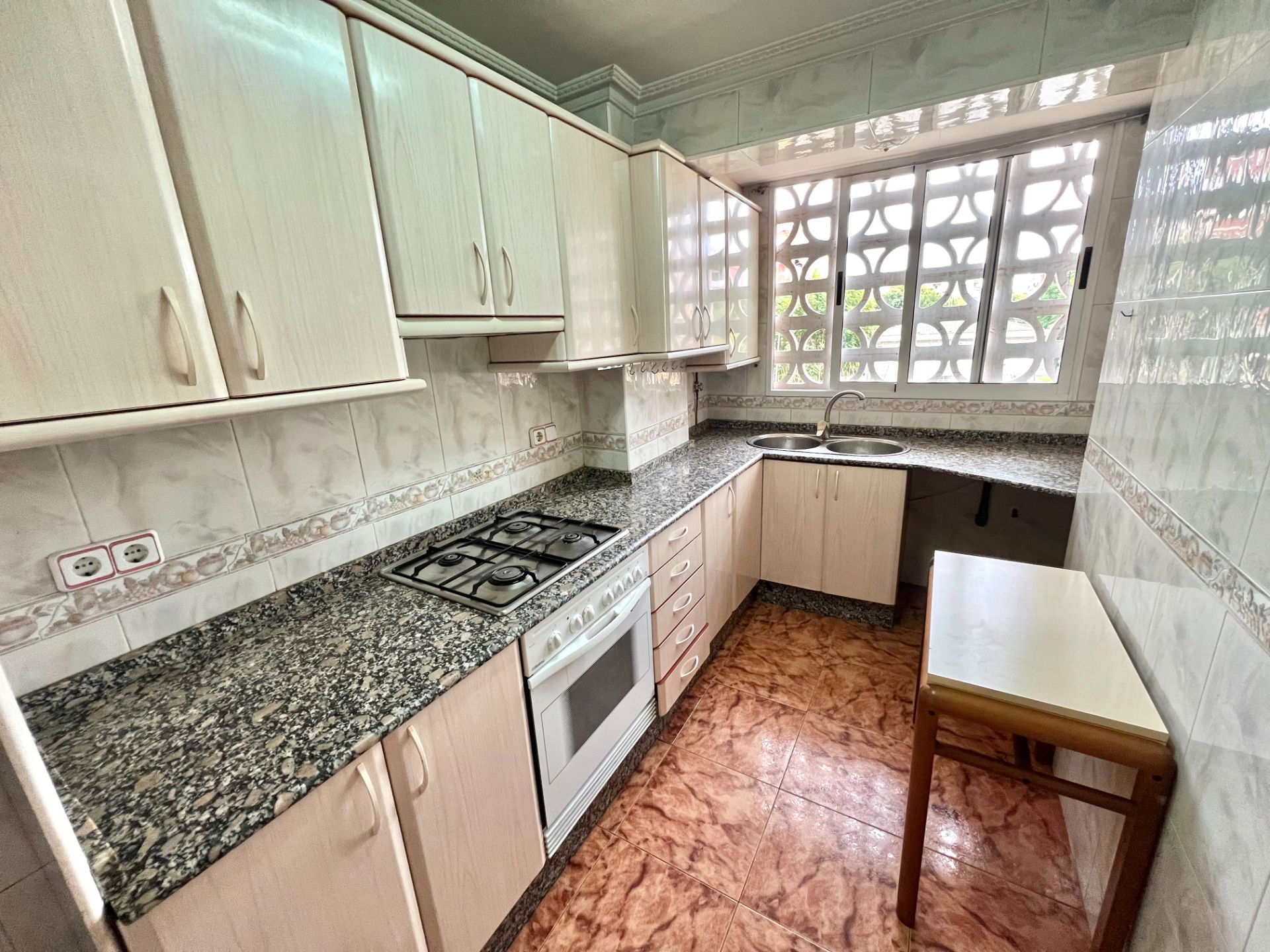 Kitchen of Flat for sale in  Valencia Capital  with Air Conditioner and Balcony