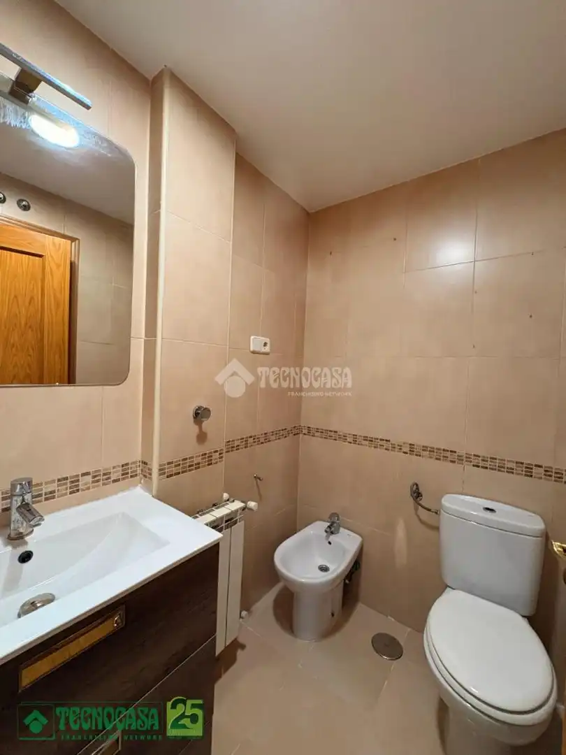 Bathroom of Flat for sale in Urbanización San Isidro