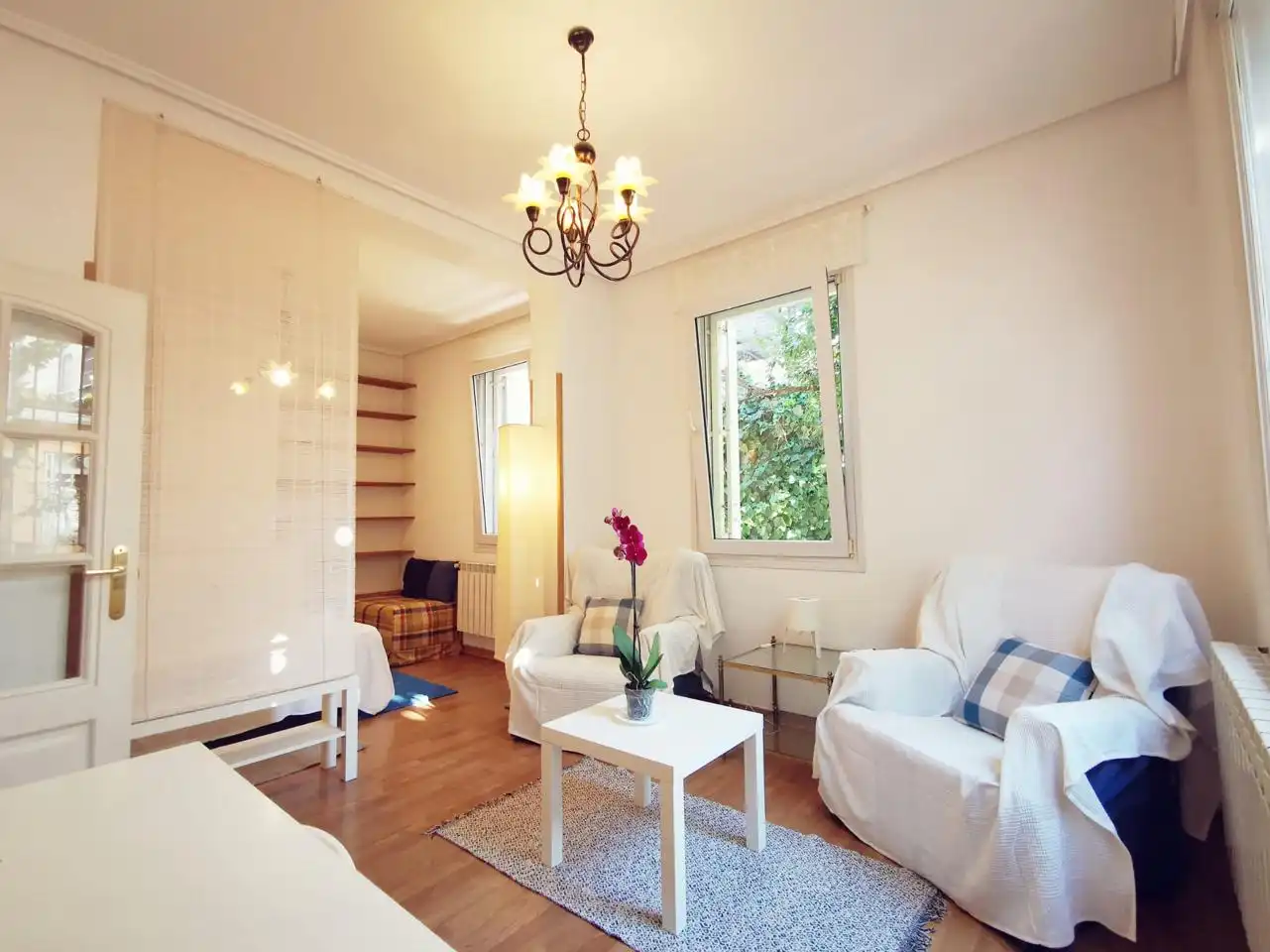 Wohnzimmer von Erdgeschoss zur Miete in Madrid mit Heizung, Terrasse und Möbliert
