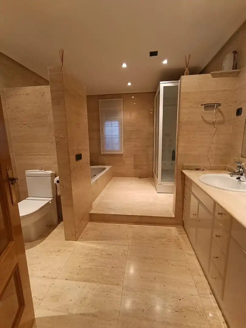 Bathroom of Houses for sale in Buendía  with Air Conditioner, Heating and Private garden