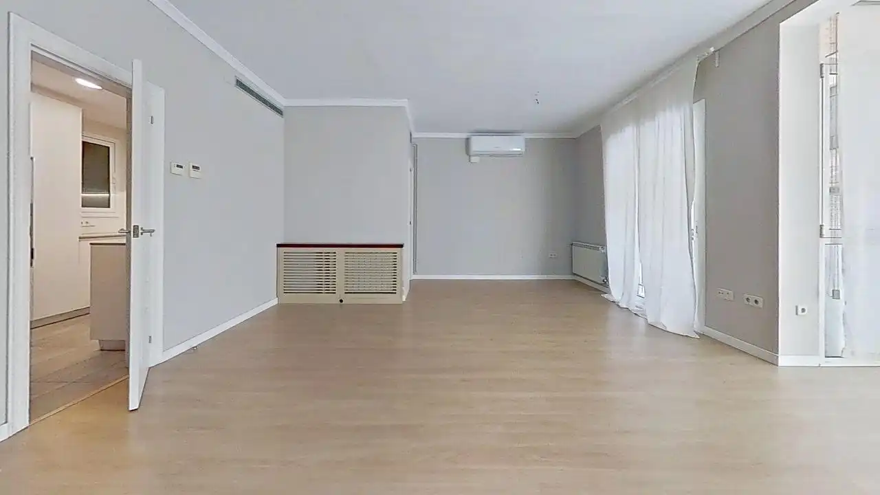 Sala de estar de Piso en venta en Barcelona con Aire acondicionado, Calefacción y Amueblado