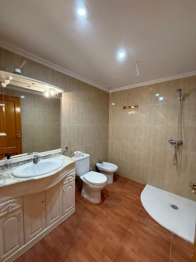 Baño de Casa o chalet de alquiler en Elche / Elx con Aire acondicionado, Calefacción y Jardín privado