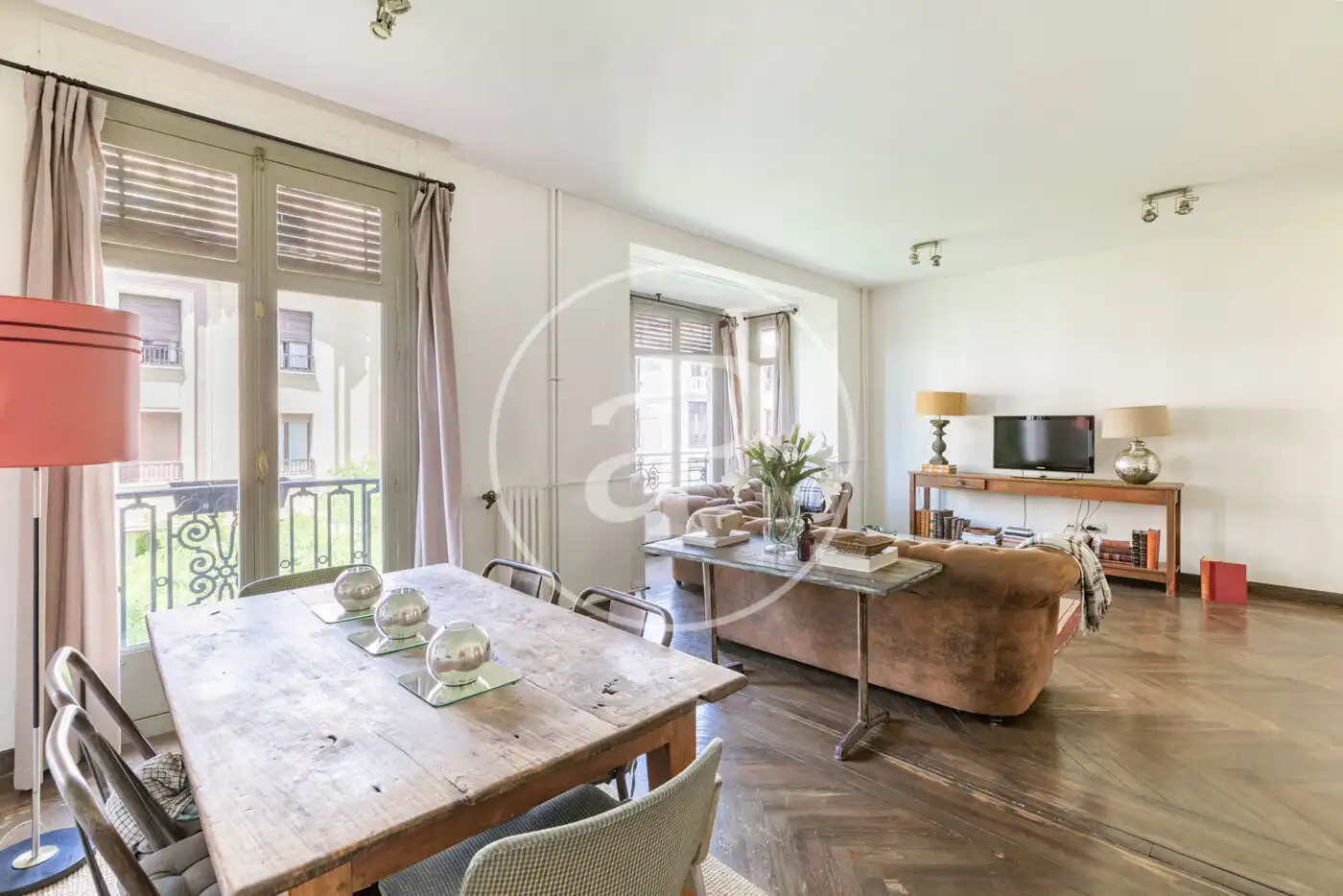 Flat for rent in C. de Moreto, Jerónimos