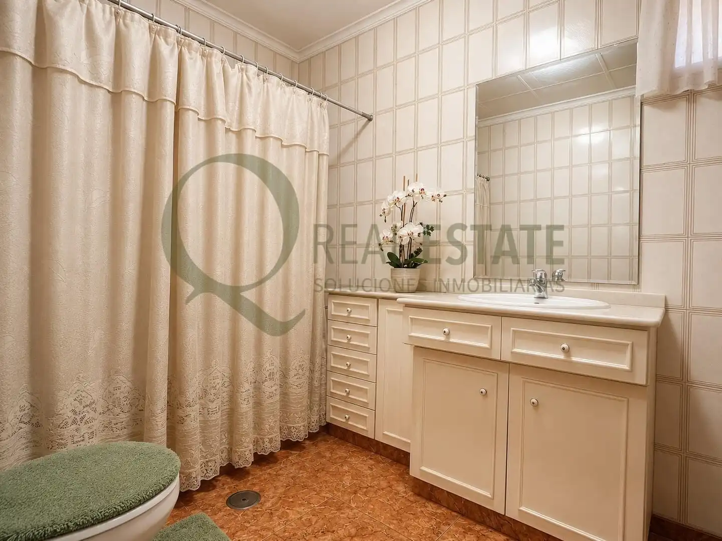 Baño de Casa o chalet en venta en Villena con Jardín privado, Piscina y Amueblado