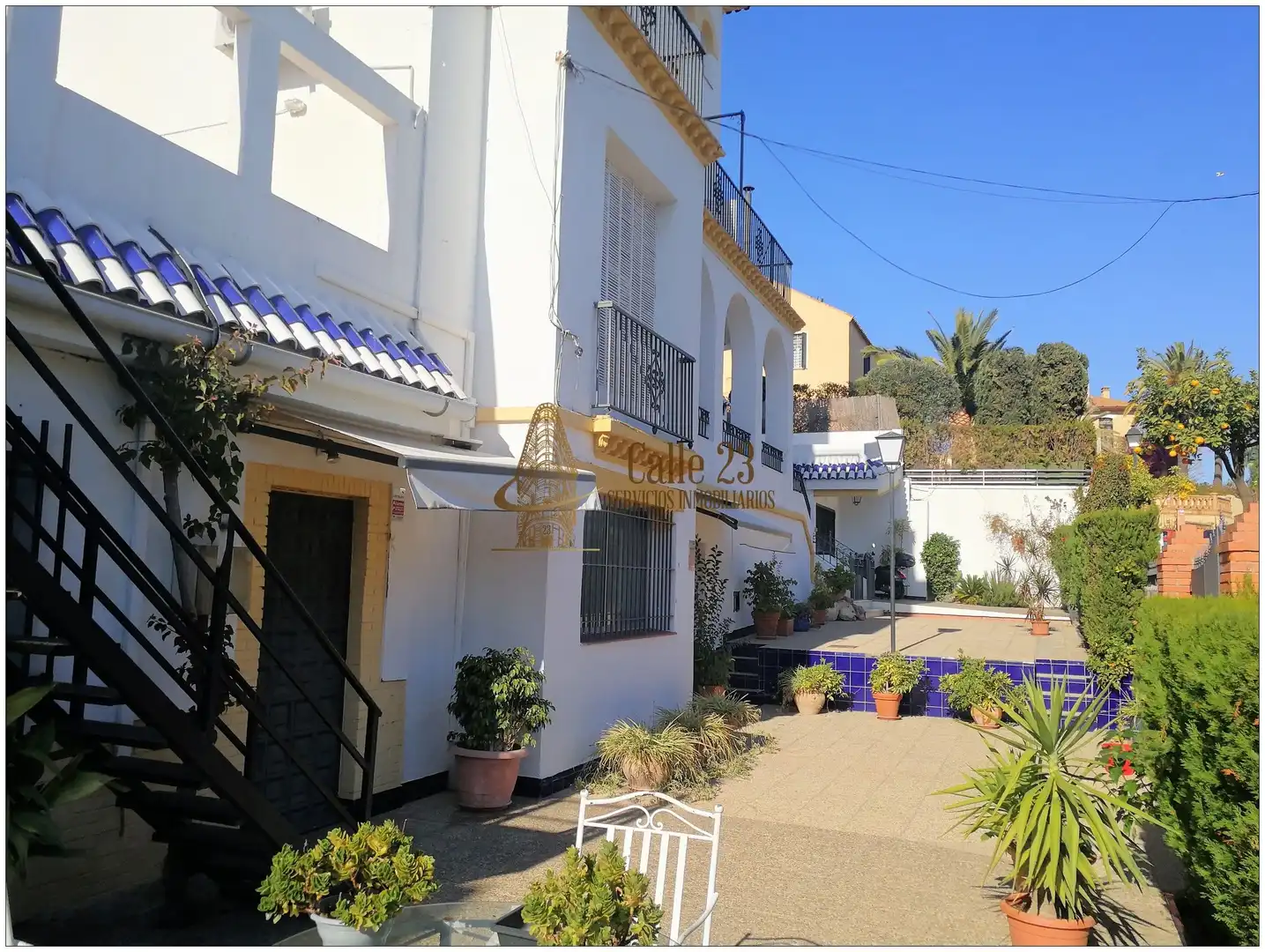 Vista exterior de Edificio en venta en Huelva