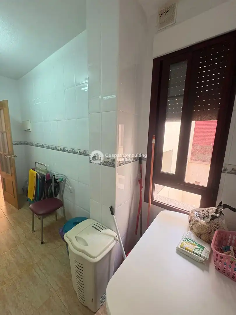 Baño de Ático en venta en Población de Arroyo con Calefacción y Amueblado