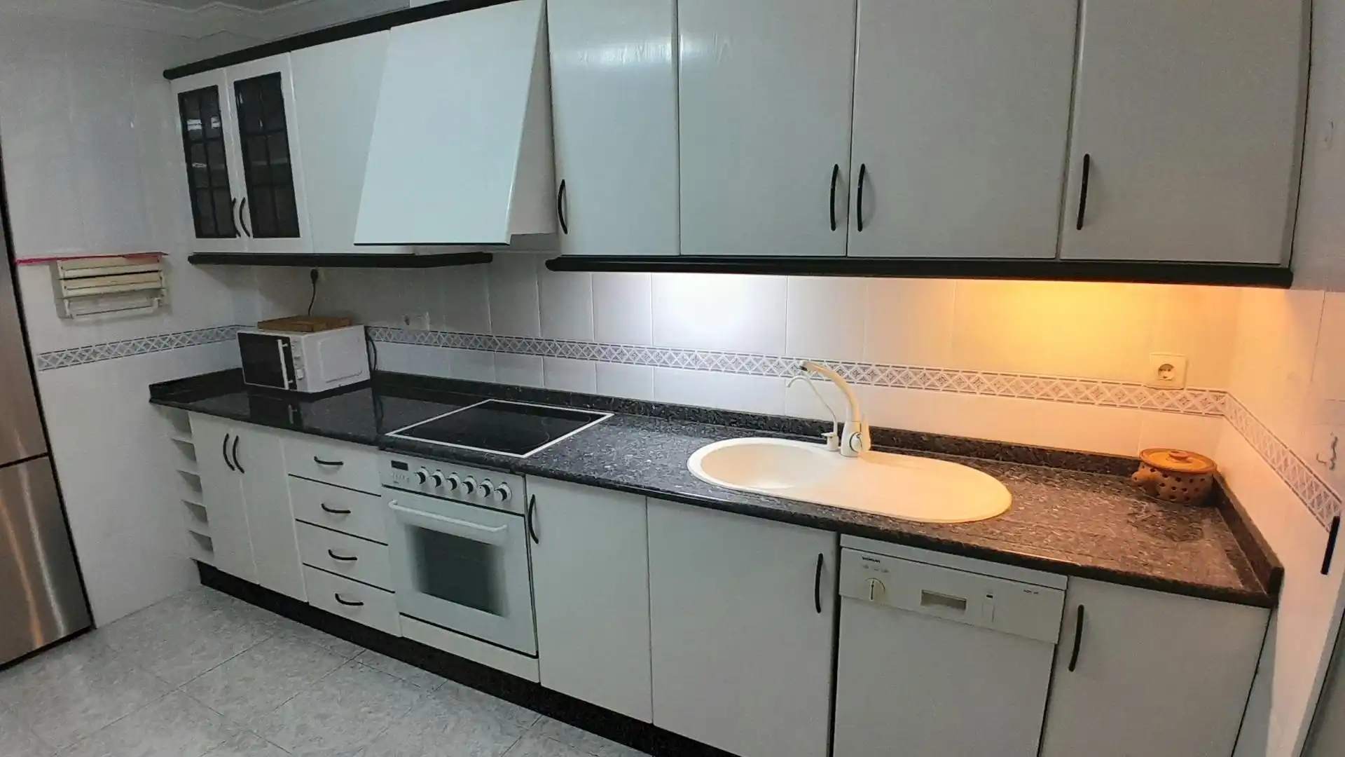 Cuina de Pis en venda en Yecla amb Aire condicionat, Calefacció i Terrassa