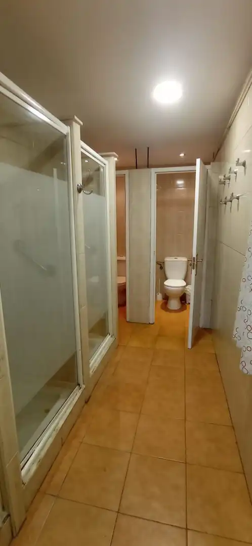 Bany de Casa o xalet en venda en Oviedo  amb Calefacció i Parquet