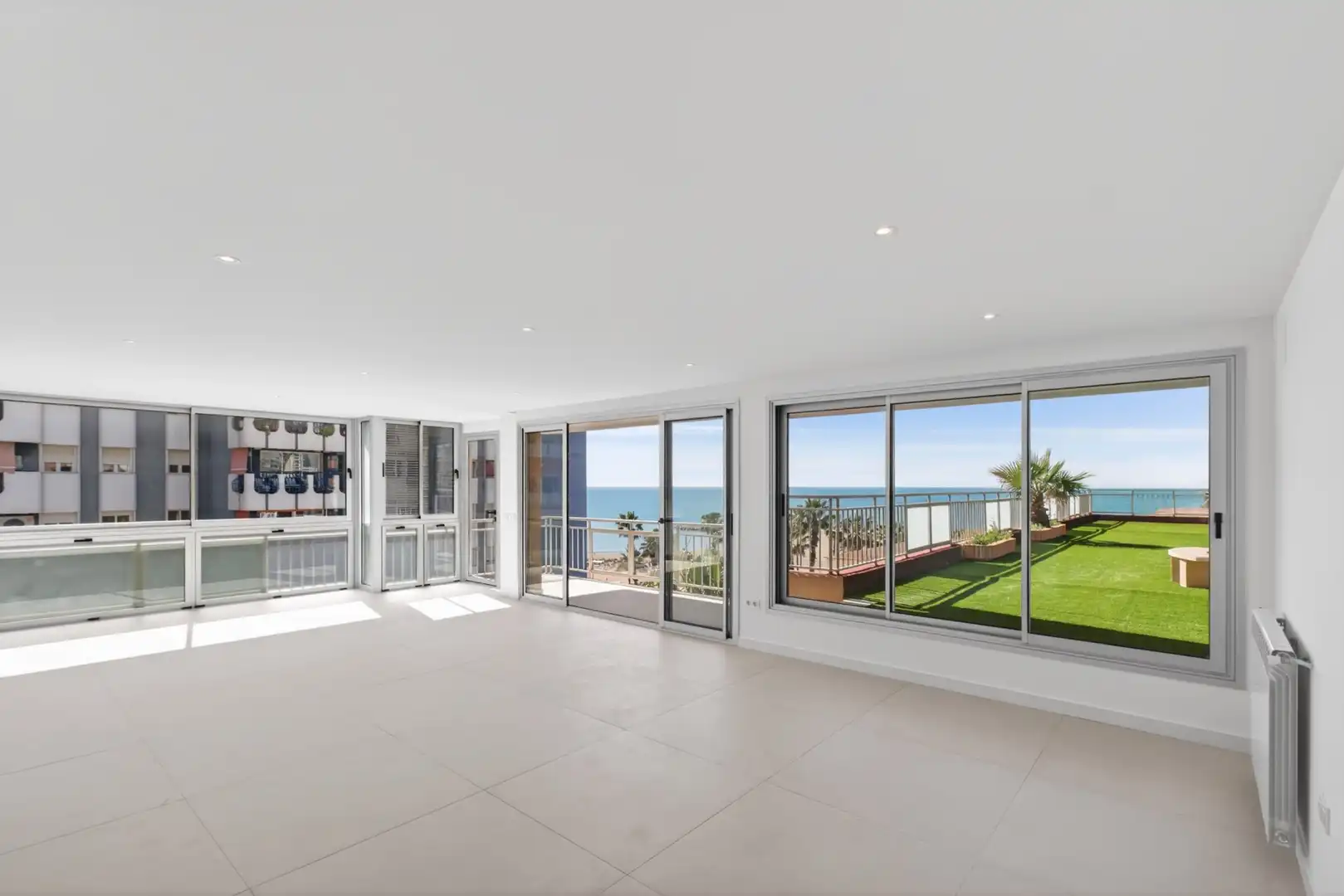 Sala de estar de Ático en venta en Málaga con Aire acondicionado, Terraza y Piscina