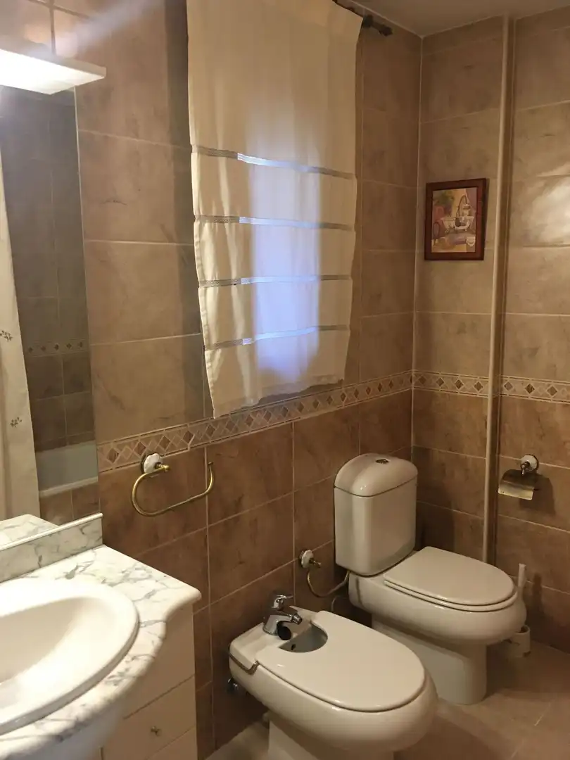 Badezimmer von Wohnung zur Miete in Cedillo del Condado mit Heizung und Möbliert