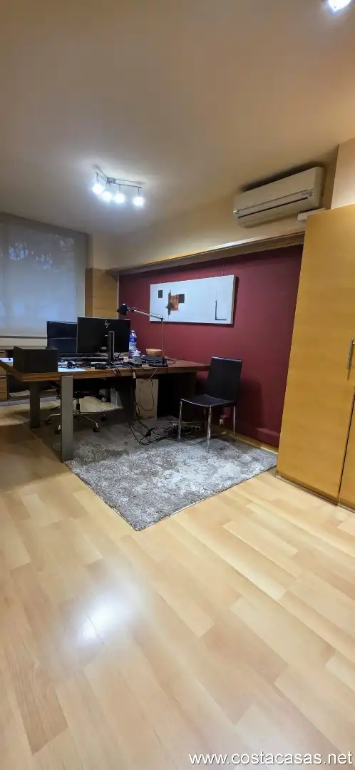 Oficina de alquiler en Castelldefels con Aire acondicionado, Calefacción y Amueblado