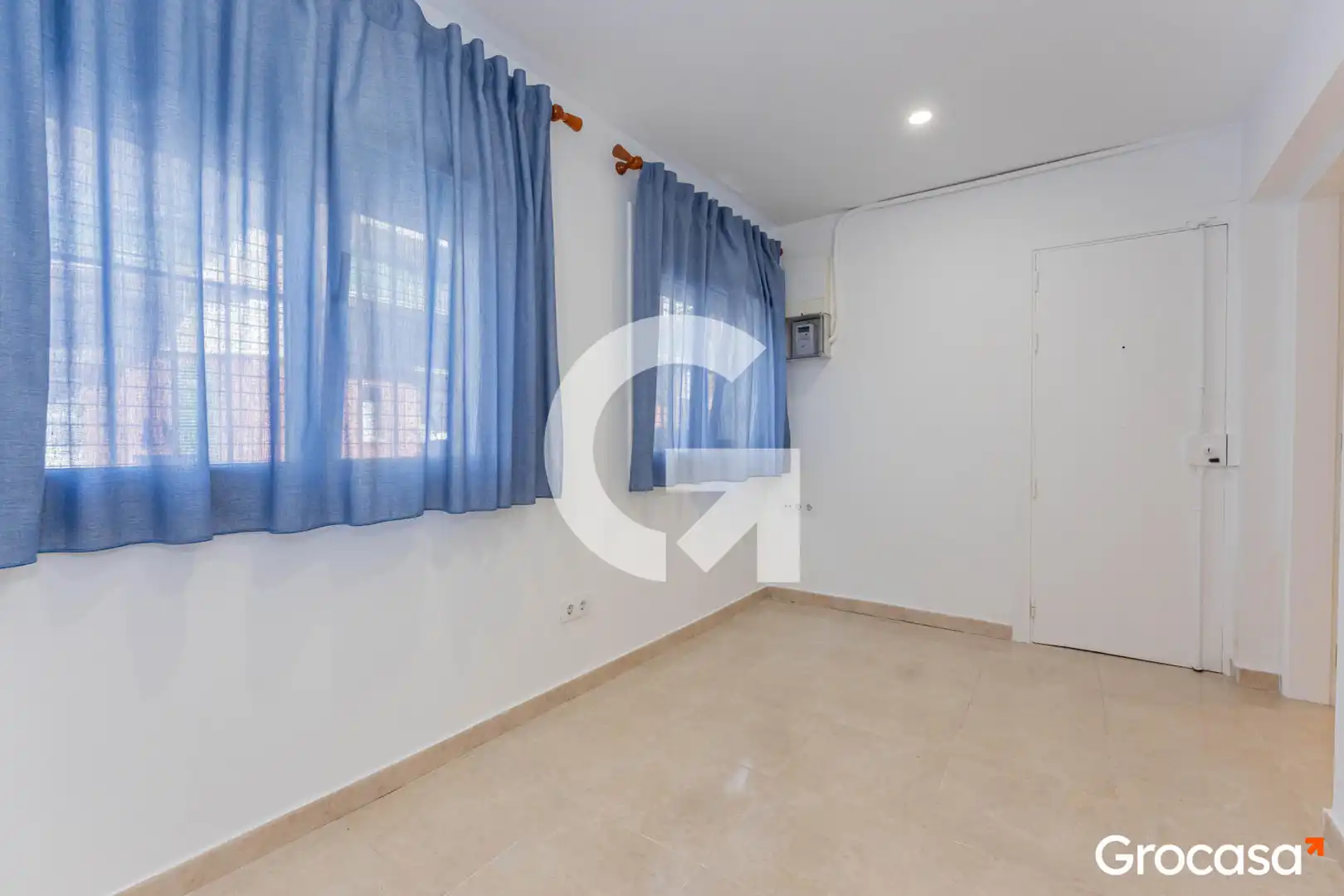 Bedroom of Flat for sale in Cornellà de Llobregat  with Air Conditioner and Oven