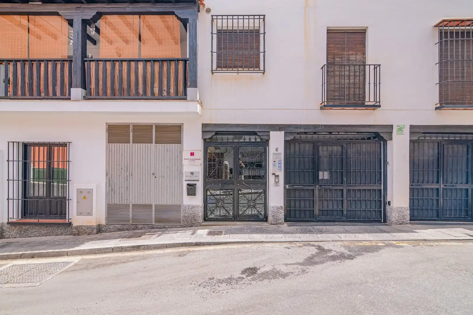 Vista exterior de Piso en venta en La Zubia con Calefacción y Balcón
