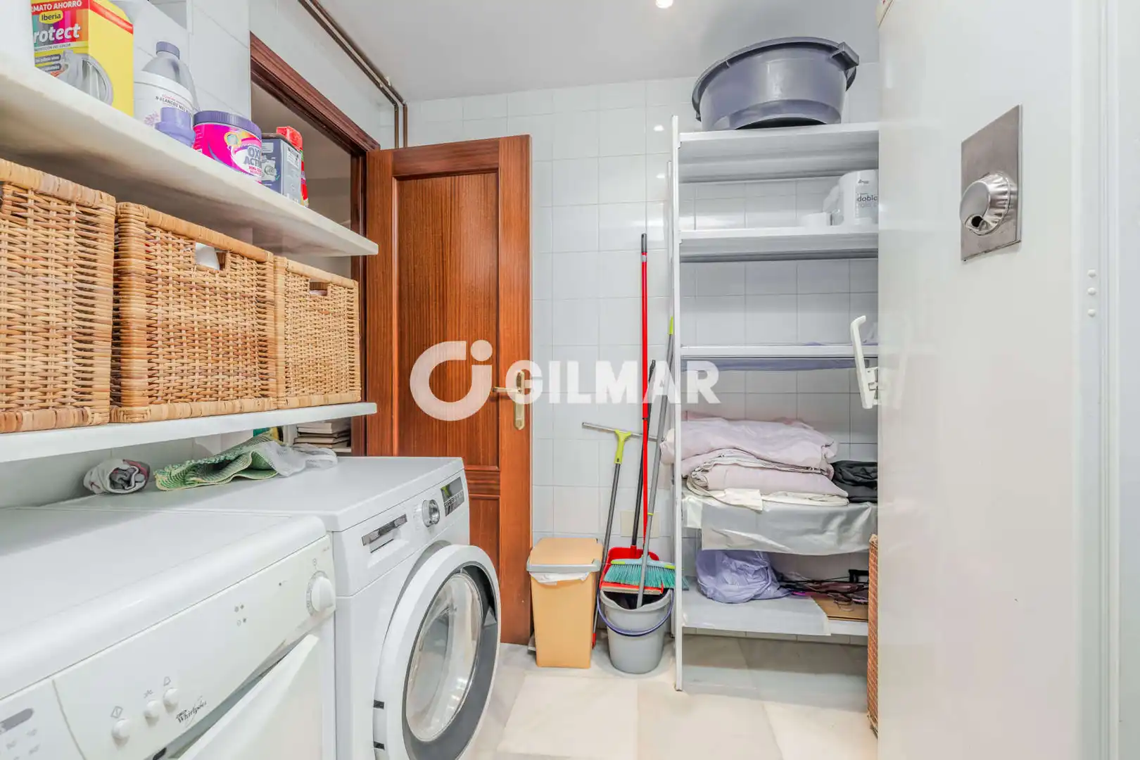 Habitación de Casa adosada en venta en Gelves, Sevilla