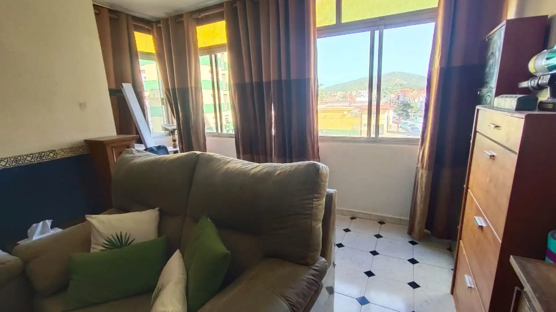 Sala de estar de Piso en venta en La Línea de la Concepción con Amueblado