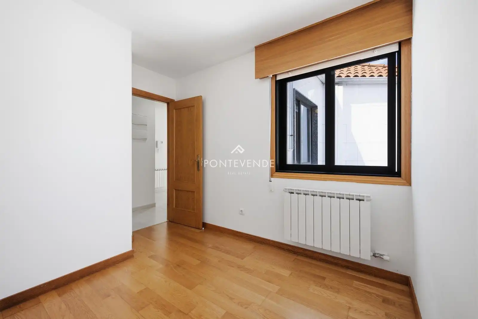 Bedroom of Attic for sale in Marín  with Heating, Parquet flooring and Terrace