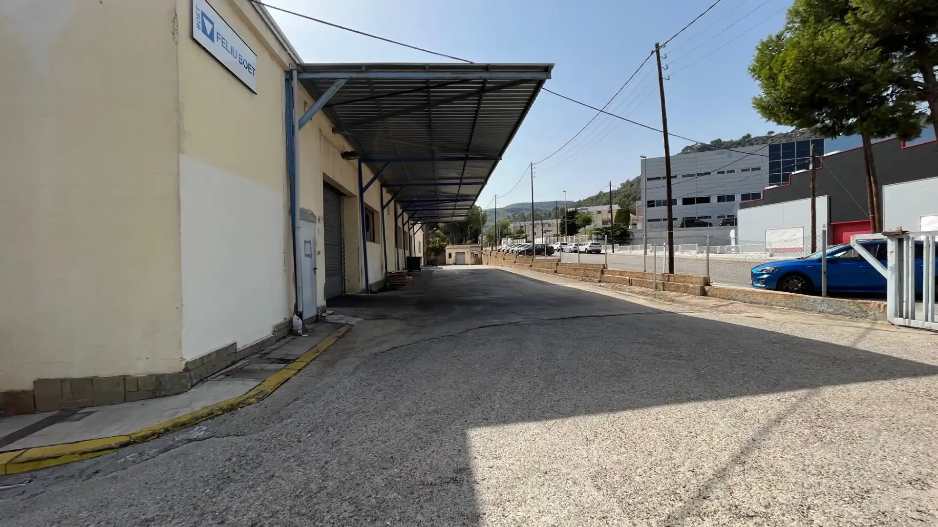 Außenansicht von Gebäude zur Miete in Cervelló