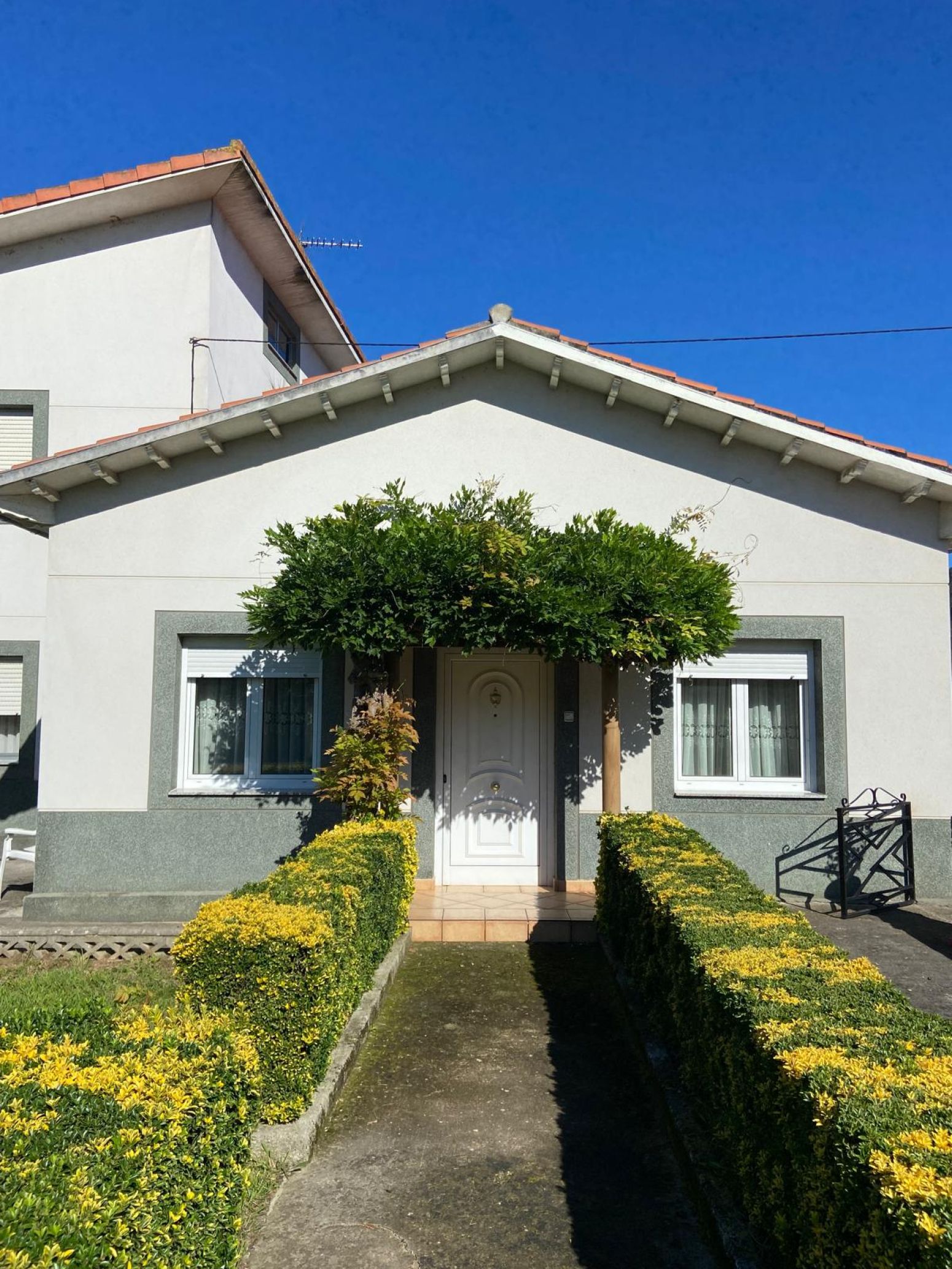 Vista exterior de Casa o xalet en venda en Piélagos amb Calefacció, Jardí privat i Terrassa