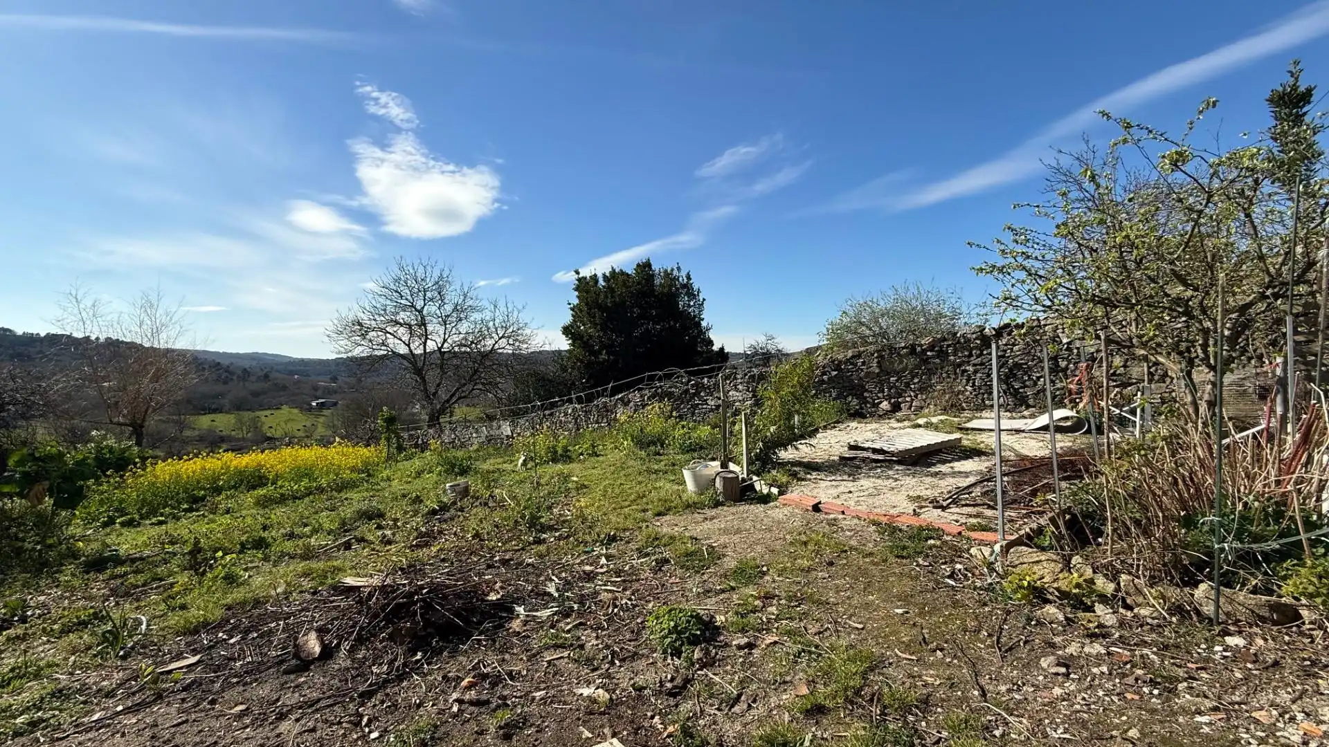Finca rústica en venta en Allariz con Jardín privado, Terraza y Amueblado
