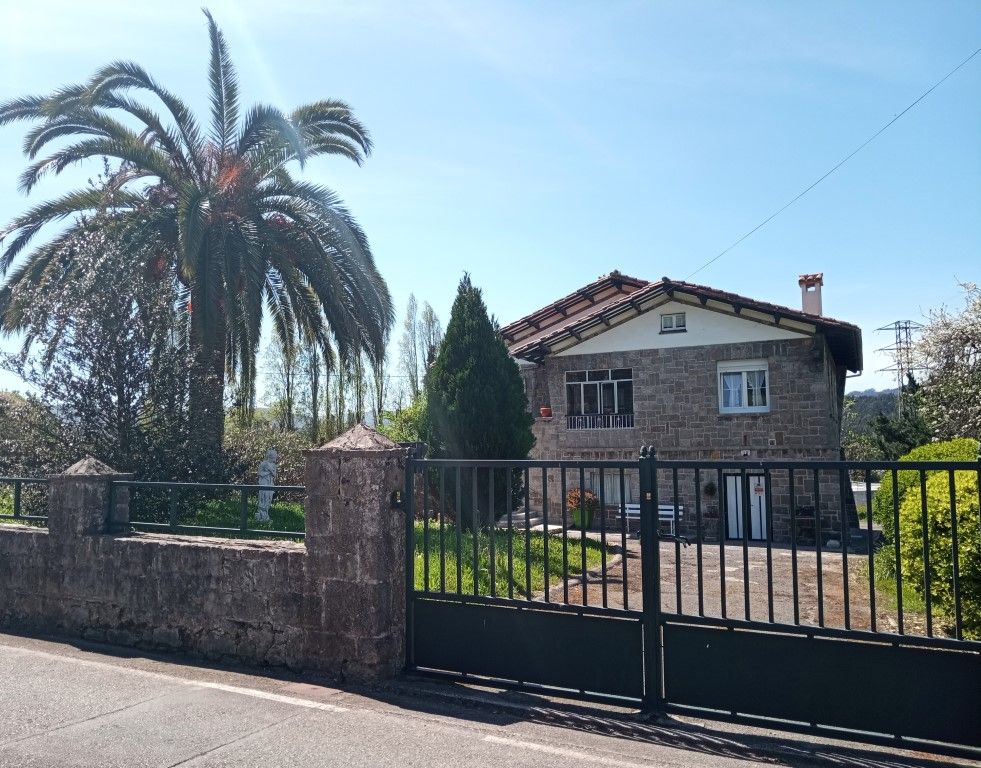 Vista exterior de Casa o chalet en venta en Villaviciosa con Jardín privado, Parquet y Terraza