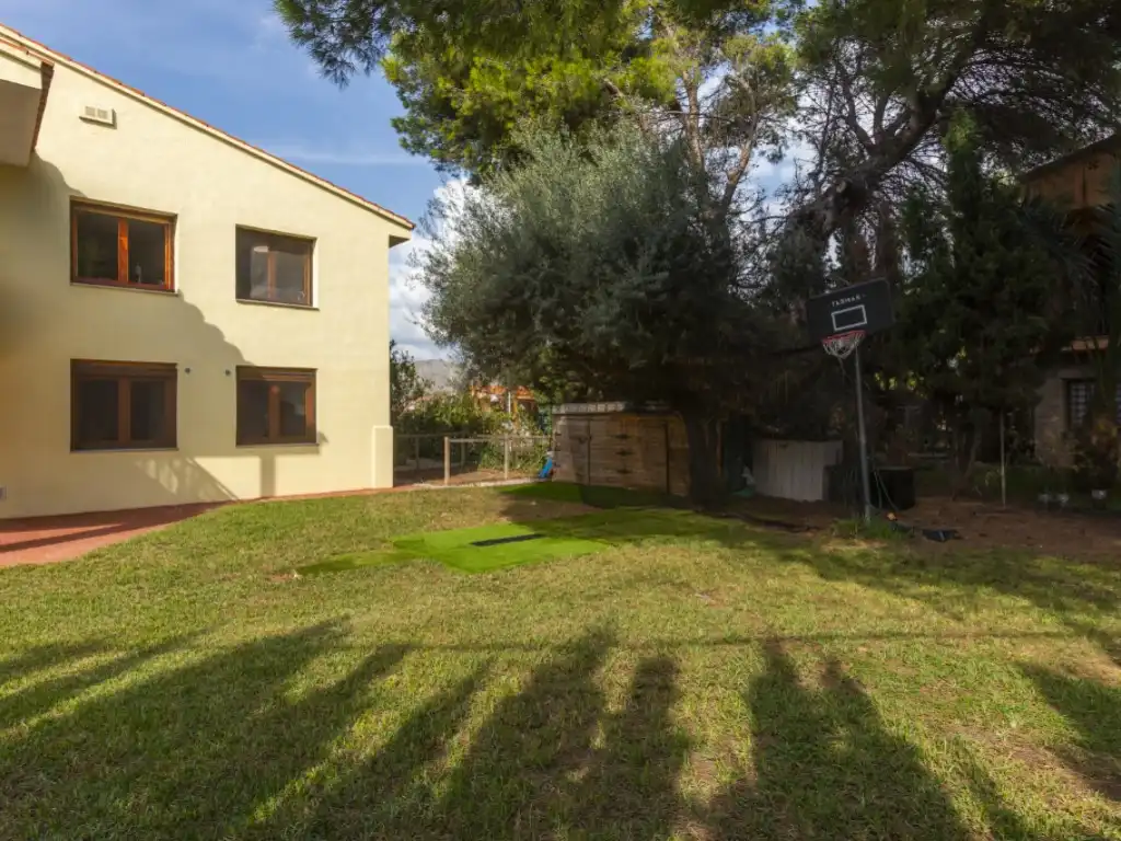 Garden of Houses for sale in Benicasim Golf