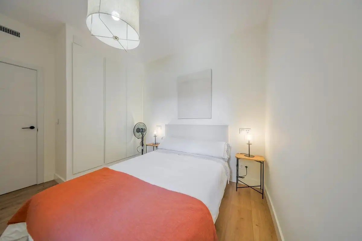 Bedroom of Flat for rent in Madrid  with Air Conditioner, Heating and Terrace