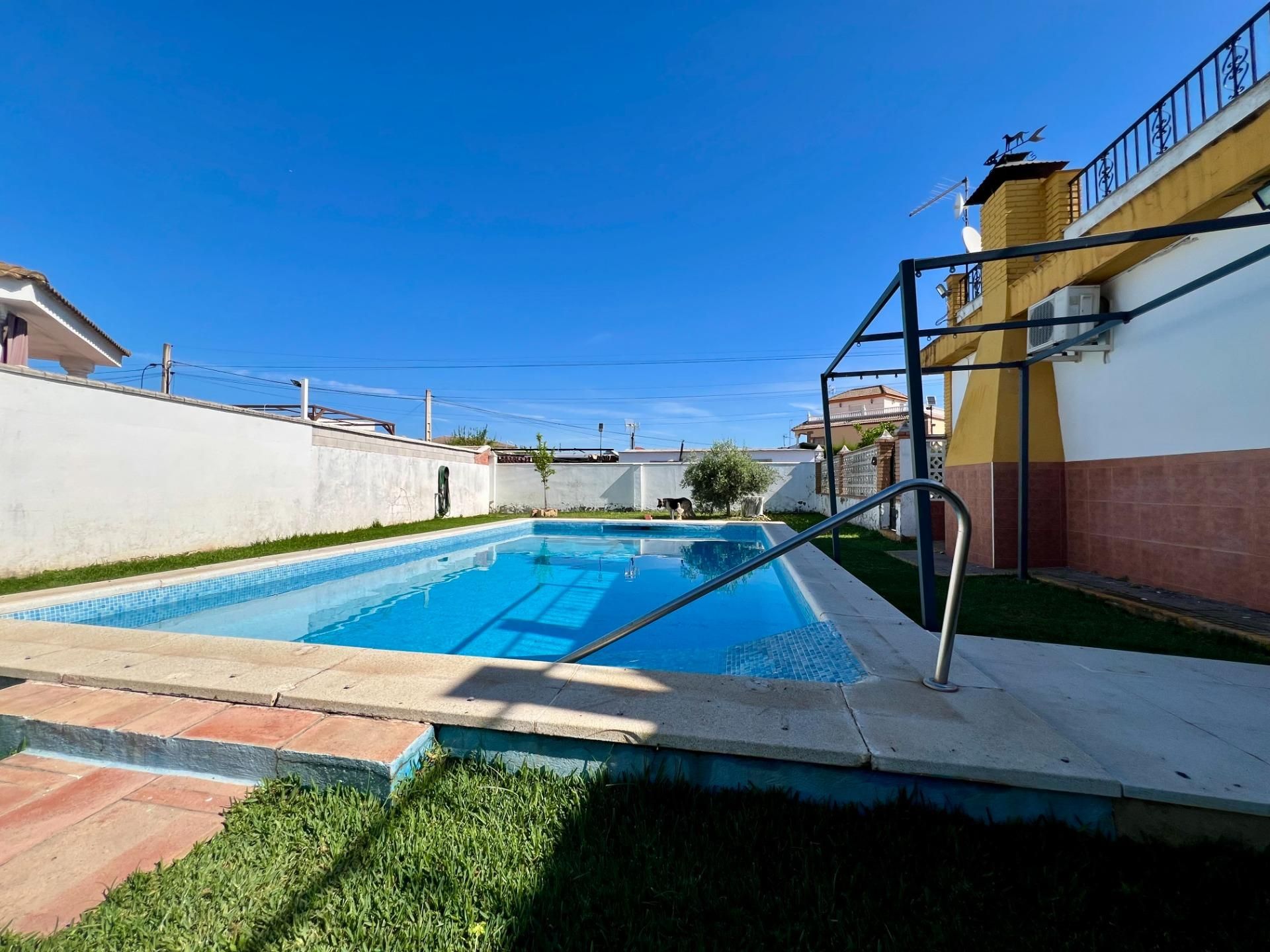 Swimming pool of House or chalet for sale in  Córdoba Capital  with Air Conditioner, Heating and Private garden