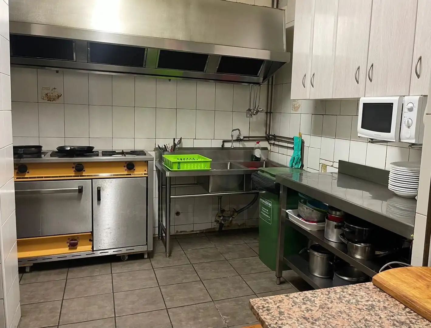 Cocina de Local en venta en El Prat de Llobregat