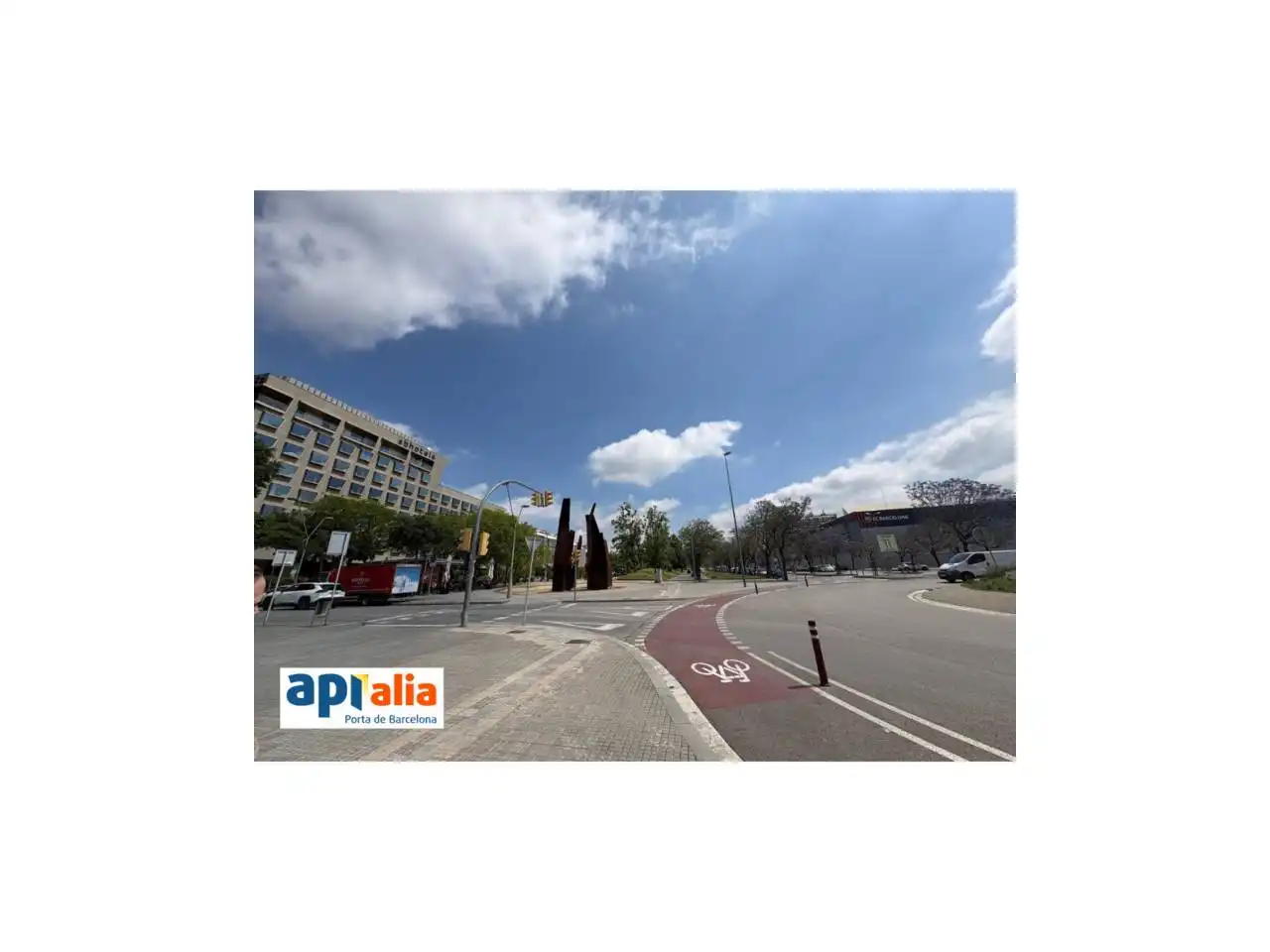 Vista exterior de Pis en venda en Sant Feliu de Llobregat amb Piscina comunitària
