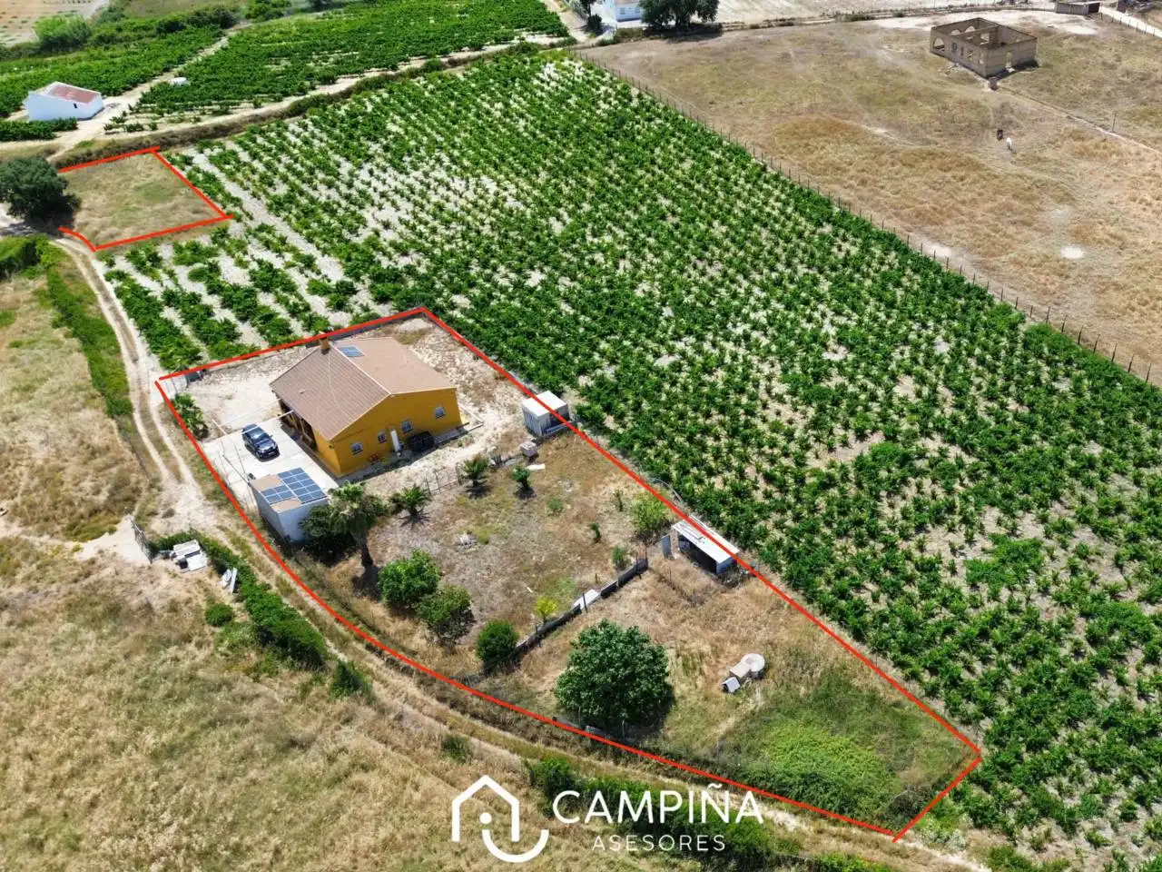 Casa rústica amb jardí en venda a Poligono Industrial El Corchito 1, imagen 2