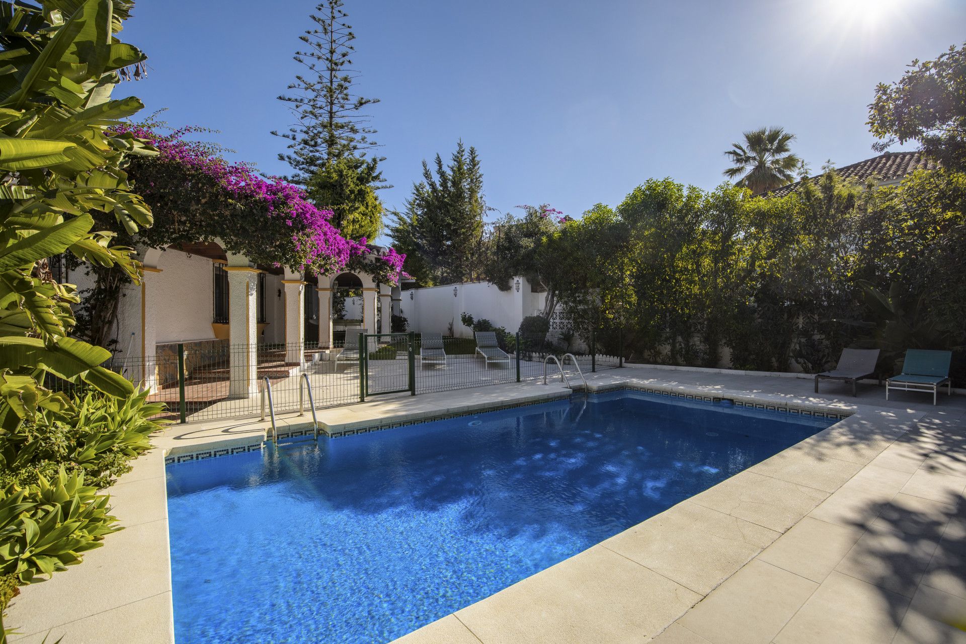 Garden of House or chalet for sale in Marbella  with Air Conditioner, Heating and Private garden