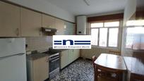 Cuina de Pis en venda en Ponteceso amb Terrassa i Moblat