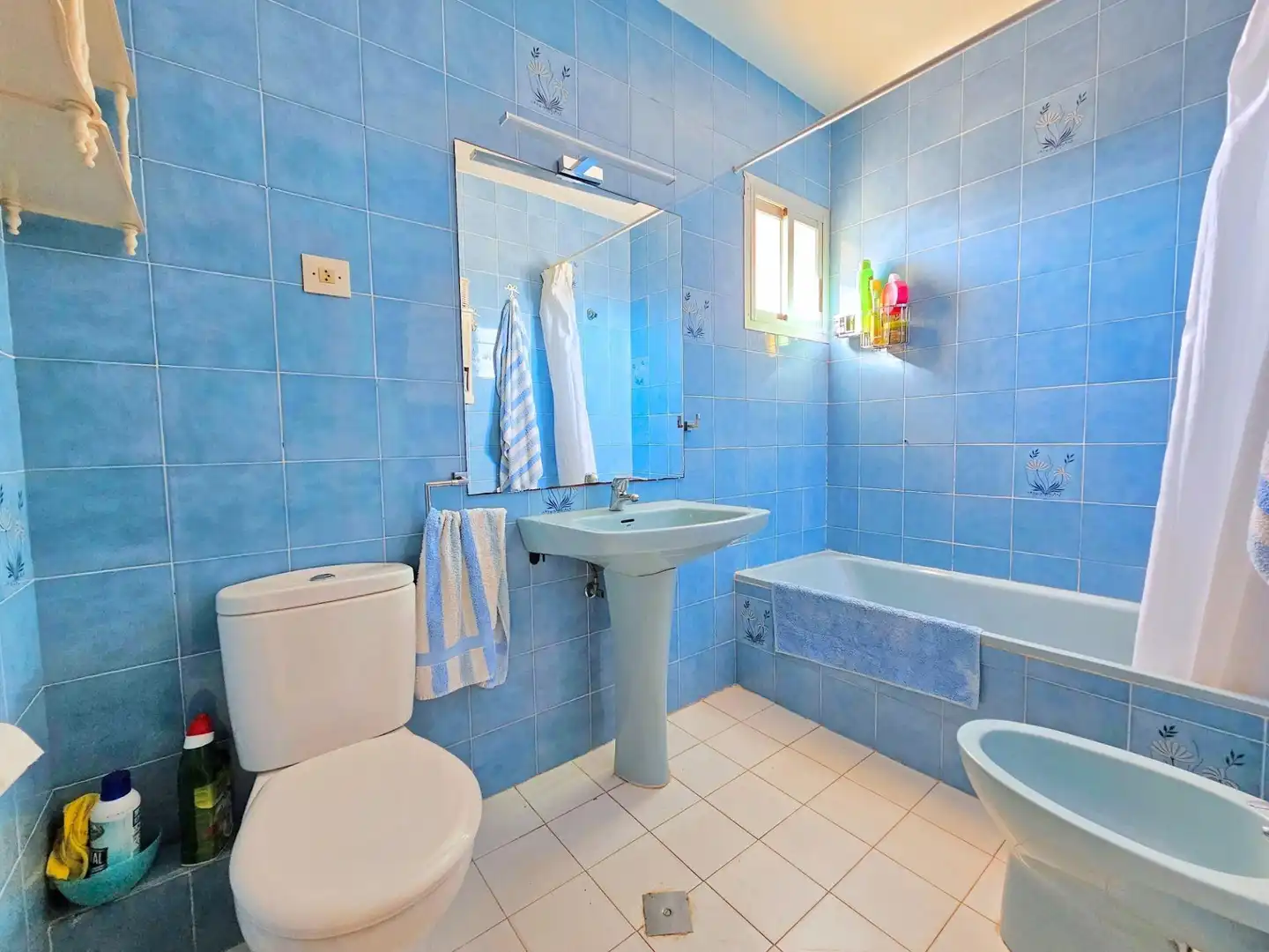 Baño de Piso en venta en La Manga del Mar Menor con Terraza y Piscina comunitaria