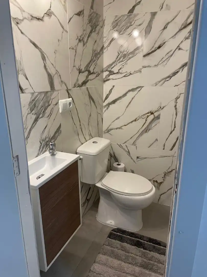 Baño de Piso en venta en Oliva con Amueblado y Alarma