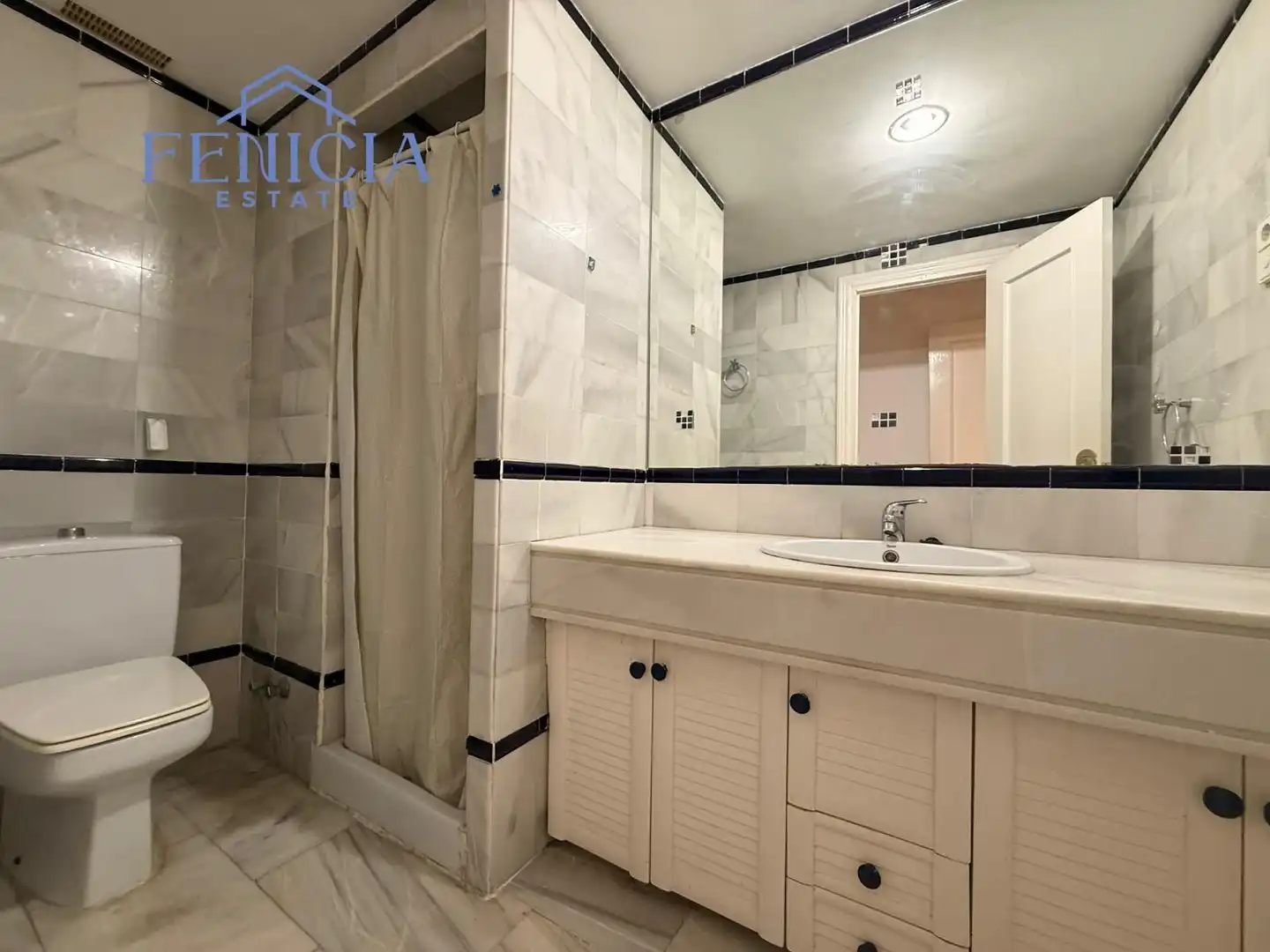 Bathroom of Flat for sale in Almuñécar  with Terrace