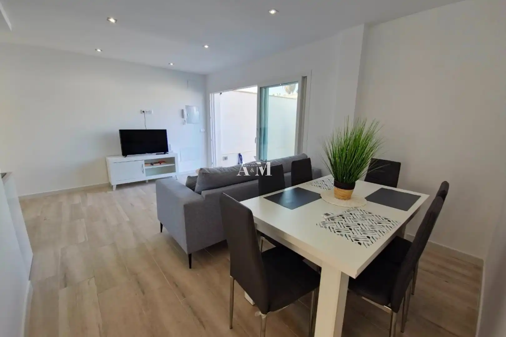 Sala d'estar de Casa o xalet en venda en Orihuela amb Calefacció, Jardí privat i Terrassa