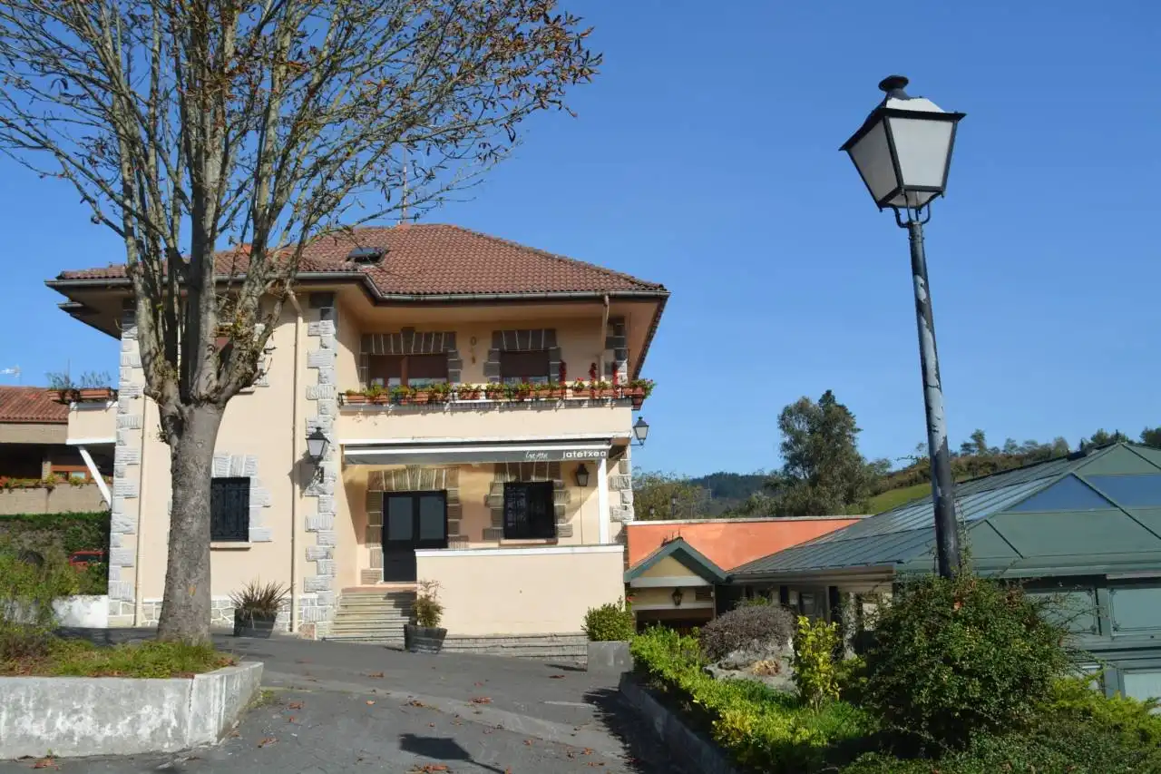 Außenansicht von Gebäude zum Verkauf in Amorebieta-Etxano