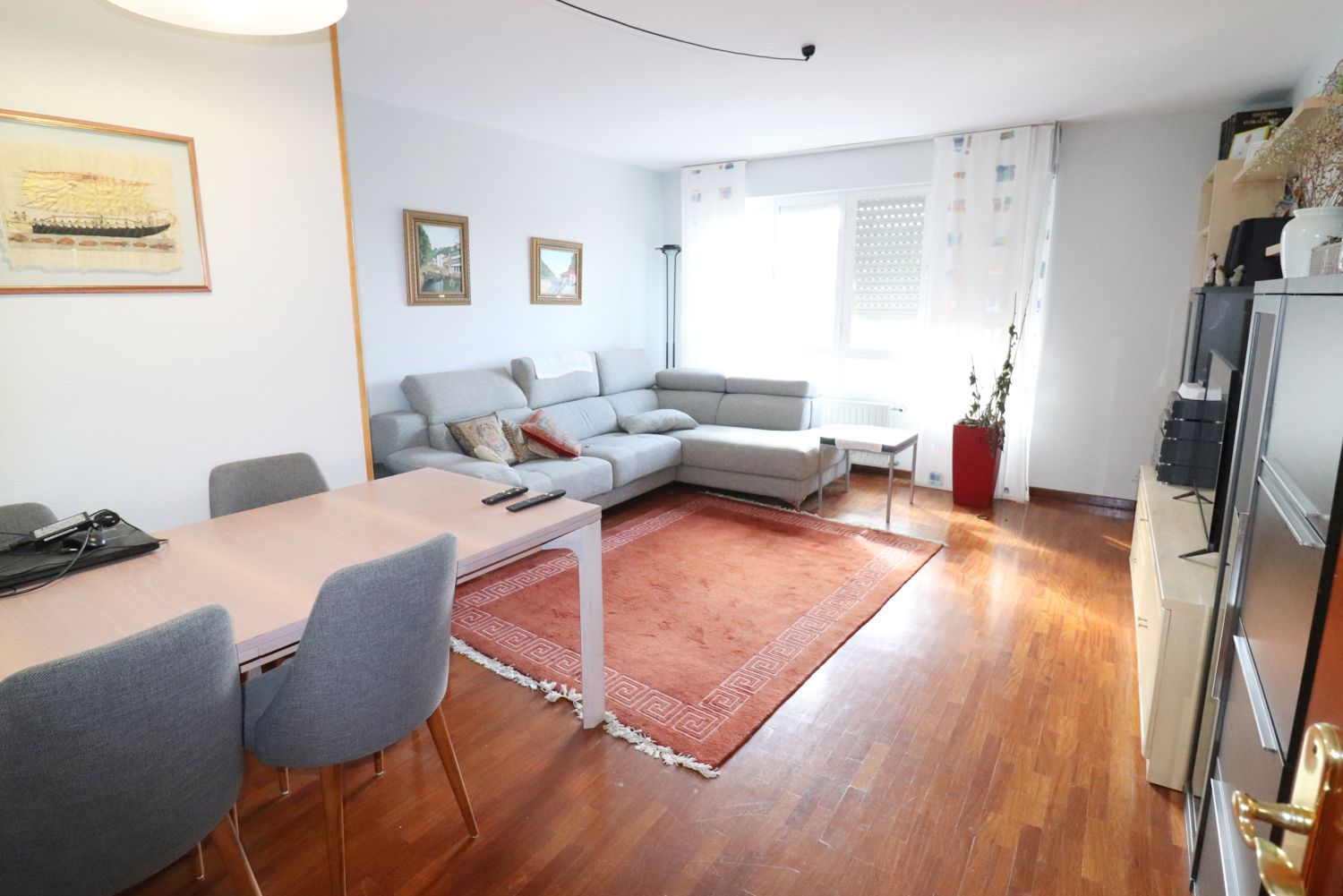 Sala de estar de Piso en venta en Vitoria - Gasteiz con Calefacción, Parquet y Terraza