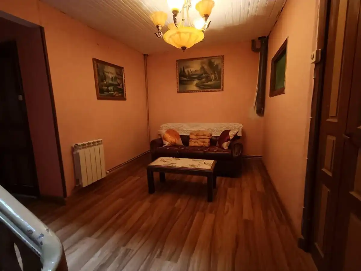 Wohnzimmer von Einfamilien-Reihenhaus zum Verkauf in Peñamellera Alta mit Heizung, Privatgarten und Terrasse
