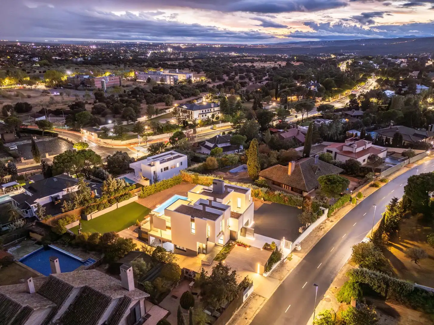 Vista exterior de Casa o xalet en venda en Las Rozas de Madrid amb Calefacció, Jardí privat i Terrassa