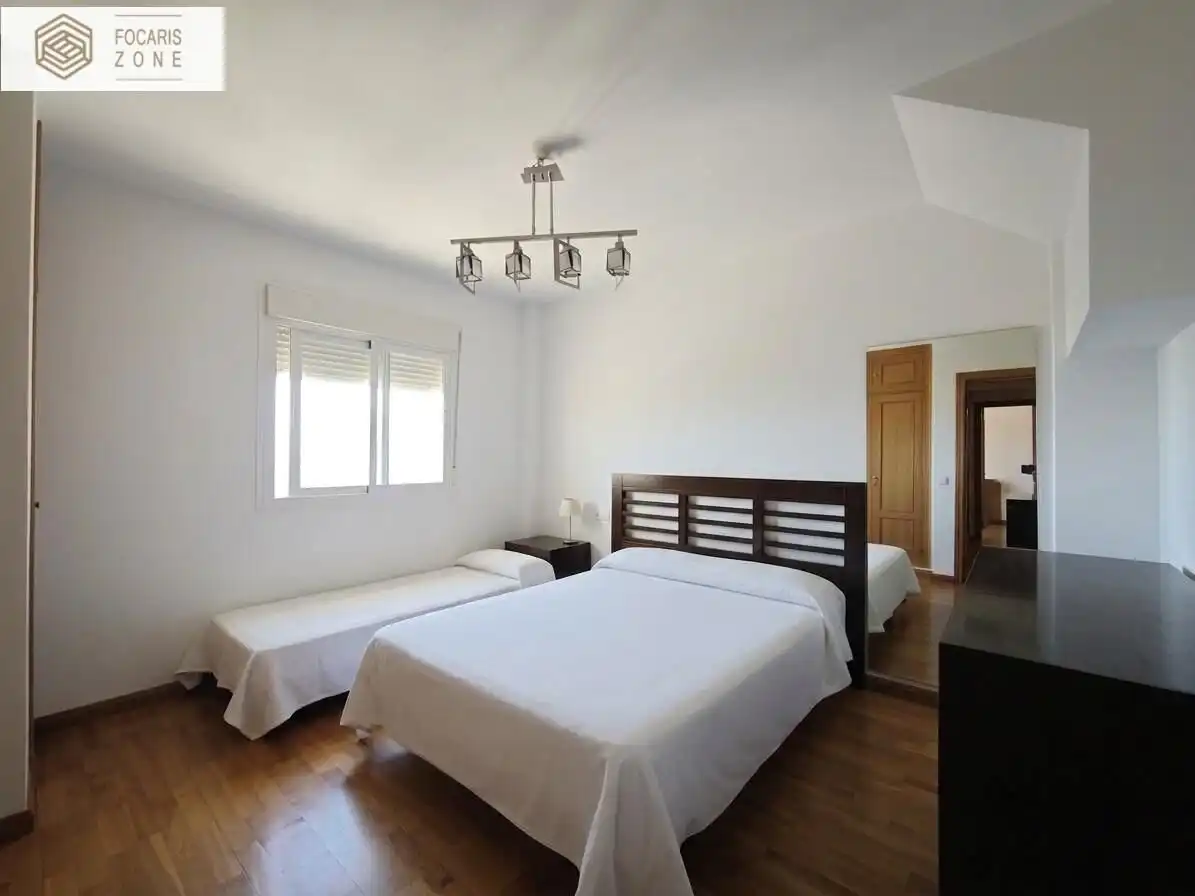 Casa aparellada amb terrassa en venda a Este, imagen 8